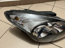 Laden Sie das Bild in den Galerie-Viewer, Frontscheinwerfer Hyundai I30 92102-2R Rechts Scheinwerfer Headlight