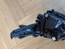 Load image into Gallery viewer, Frontscheinwerfer Toyota Corolla 81110-02 Rechts Scheinwerfer Headlight SCH4521390440ja
