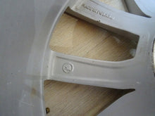 Laden Sie das Bild in den Galerie-Viewer, 1x Alufelge 18 Zoll 8.0&quot; 5x112 44ET Glanz Silber 3V0601025J Skoda Superb Iii