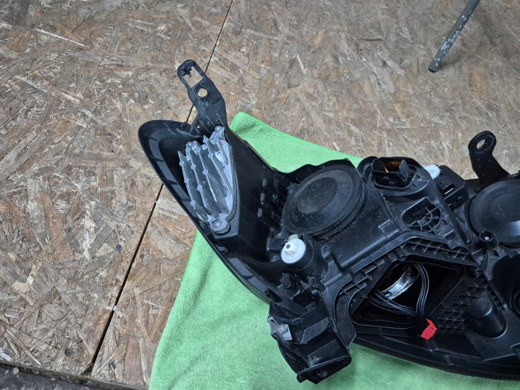 Frontscheinwerfer Renault Kadjar 260609857R Links Scheinwerfer Headlight SCH2571631447wd