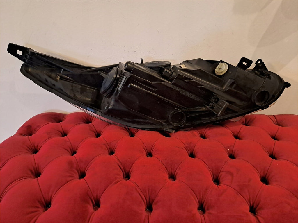 Frontscheinwerfer Ford Fiesta I Ein Stück (Rechts oder Links) Headlight SCH8716800766ud