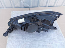 Laden Sie das Bild in den Galerie-Viewer, Frontscheinwerfer Skoda Fabia III 6V1941016D Rechts Scheinwerfer Headlight SCH4110319279sj