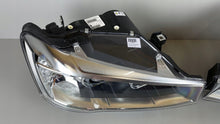 Load image into Gallery viewer, Frontscheinwerfer BMW X3 F25 7400018 7400017 Xenon Ein Stück (Rechts oder Links) SCH2718181378wl