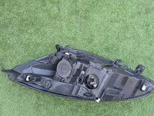 Load image into Gallery viewer, Frontscheinwerfer Renault Scenic 260106928R Rechts Scheinwerfer Headlight SCH6875834702tq
