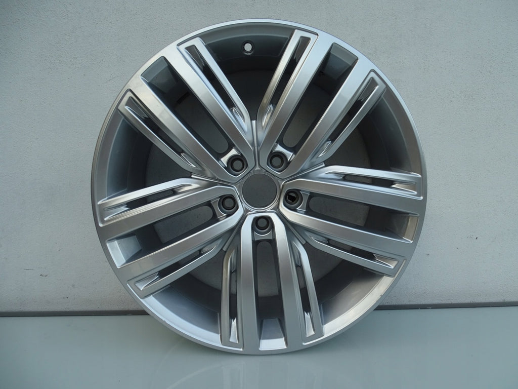 1x Alufelge 19 Zoll 7.0" 5x112 43ET Glanz Silber 5NA601025F VW Tiguan Sharan FEL4556411527ea