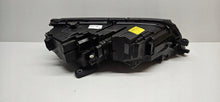 Laden Sie das Bild in den Galerie-Viewer, Frontscheinwerfer Skoda Octavia III 5E1941015D LED Links Scheinwerfer Headlight SCH6591072730mp