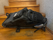 Load image into Gallery viewer, Frontscheinwerfer Audi A6 C6 4F0941029 Xenon Ein Stück (Rechts oder Links)