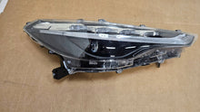 Laden Sie das Bild in den Galerie-Viewer, Frontscheinwerfer Toyota Corolla HSCO16184 Rechts Scheinwerfer Headlight SCH3074273295xg