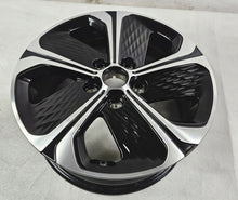 Laden Sie das Bild in den Galerie-Viewer, 1x Alufelge 16 Zoll 6.5&quot; 5x114.3 40ET 52910CR200 Kia Carens Rim Wheel