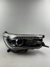 Load image into Gallery viewer, Frontscheinwerfer Toyota Hilux OK-56 LED Rechts Scheinwerfer Headlight SCH9937359130dh