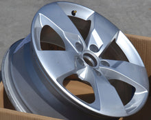 Load image into Gallery viewer, 1x Alufelge 17 Zoll 7.0&quot; 5x112 47ET Glanz Silber 8S0601025J Audi Rim Wheel