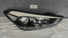Load image into Gallery viewer, Frontscheinwerfer Hyundai Tucson 92102-D7100 Rechts Scheinwerfer Headlight SCH9778977722jb
