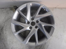 Laden Sie das Bild in den Galerie-Viewer, 1x Alufelge 18 Zoll 8.0" 5x112 40ET Glanz Silber 5FF601025 Cupra Formentor FEL6085563711ng