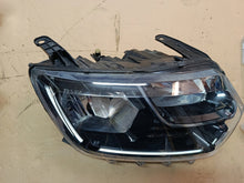 Laden Sie das Bild in den Galerie-Viewer, Frontscheinwerfer Dacia Duster 260101133R LED Rechts Scheinwerfer Headlight