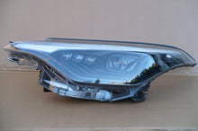 Laden Sie das Bild in den Galerie-Viewer, Frontscheinwerfer Toyota Chr C-Hr 81150-YP281-00 LED Rechts oder Links