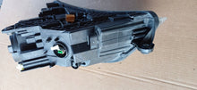 Laden Sie das Bild in den Galerie-Viewer, Frontscheinwerfer Skoda Superb 3V1941016 Xenon Rechts Scheinwerfer Headlight SCH8512066258fm