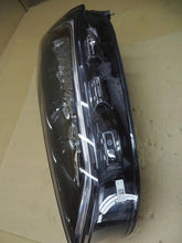 Laden Sie das Bild in den Galerie-Viewer, Frontscheinwerfer Ford Focus NX7B-13E015-CF Links Scheinwerfer Headlight