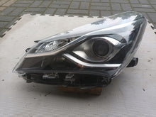 Load image into Gallery viewer, Frontscheinwerfer Toyota Yaris Links Scheinwerfer Headlight