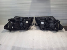 Laden Sie das Bild in den Galerie-Viewer, Frontscheinwerfer VW Crafter 7C1941005A 7C1941006A Ein Satz Headlight SCH3010902130rh