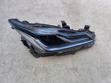 Laden Sie das Bild in den Galerie-Viewer, Frontscheinwerfer Toyota Corolla 81110-02T51-00 Rechts Scheinwerfer Headlight SCH1717537790ia