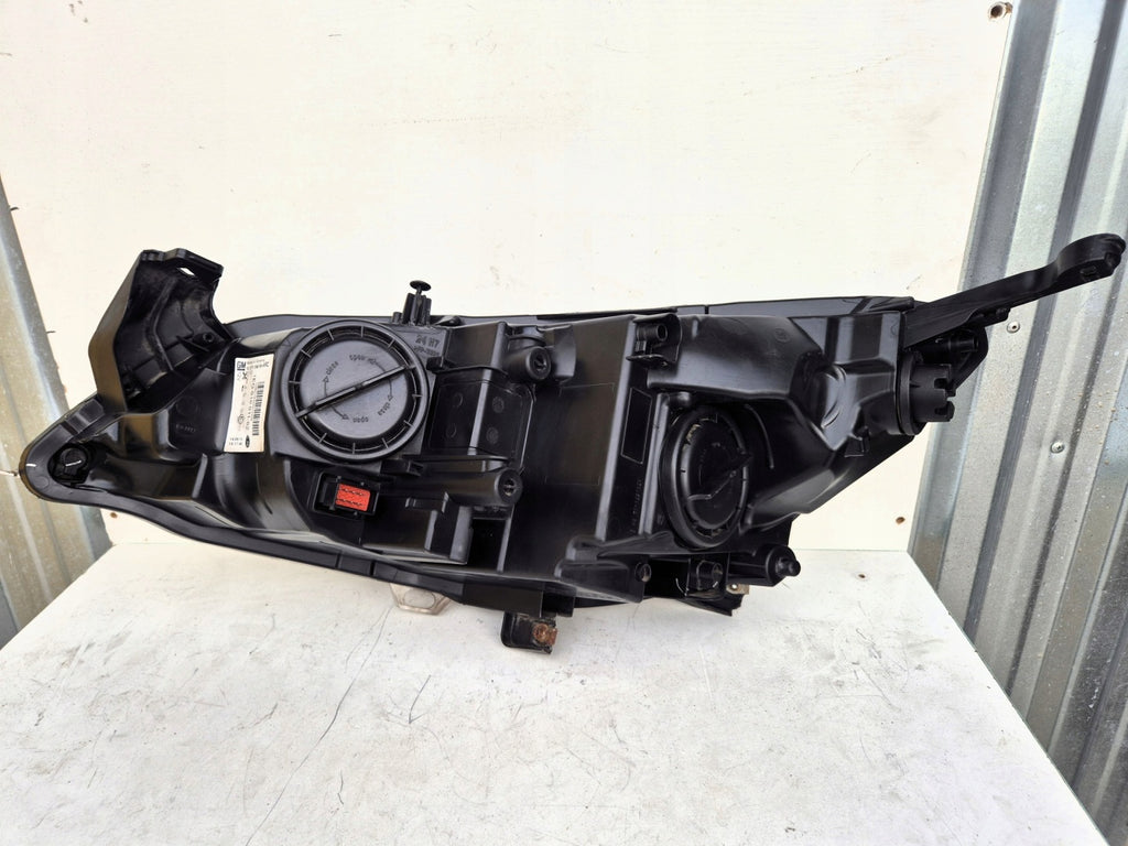 Frontscheinwerfer Opel Astra 13371596 Rechts Scheinwerfer Headlight SCH8727011446rx