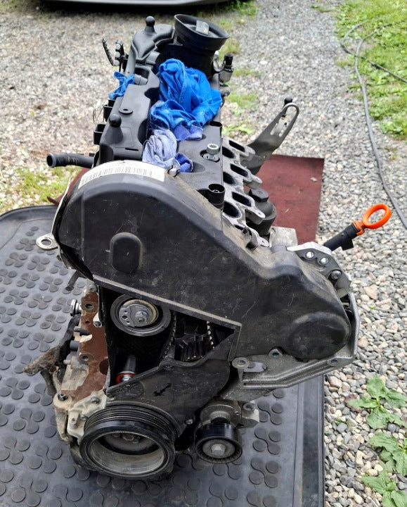 Motor Audi Seat Skoda VW I CAY 1.6 TDI 105PS Diesel Engine Unkomplett MOT3330661676hi