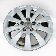 Load image into Gallery viewer, 1x Alufelge 17 Zoll 8.0&quot; 5x112 47ET Glanz Silber 8K0601025C Audi A4 B8 Rim Wheel