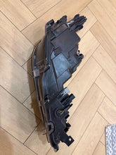 Laden Sie das Bild in den Galerie-Viewer, Frontscheinwerfer Toyota Corolla 81150-02T51 Links Scheinwerfer Headlight SCH4864254475sw
