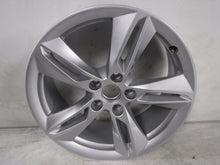 Laden Sie das Bild in den Galerie-Viewer, 1x Alufelge 18 Zoll 7.0" 5x112 43ET Silber 8U0601025AG Audi Q3 Rim Wheel FEL6204090948wo