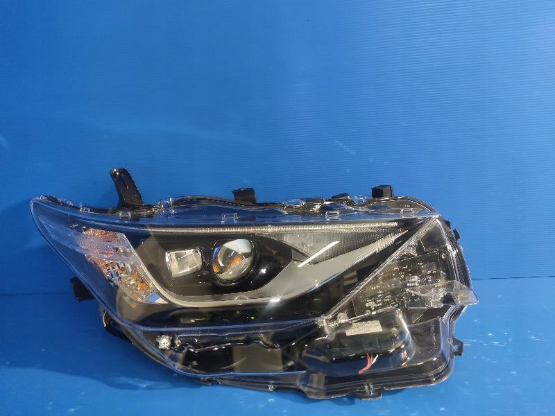 Frontscheinwerfer Toyota Auris 81130-02K60 Full LED Rechts Headlight
