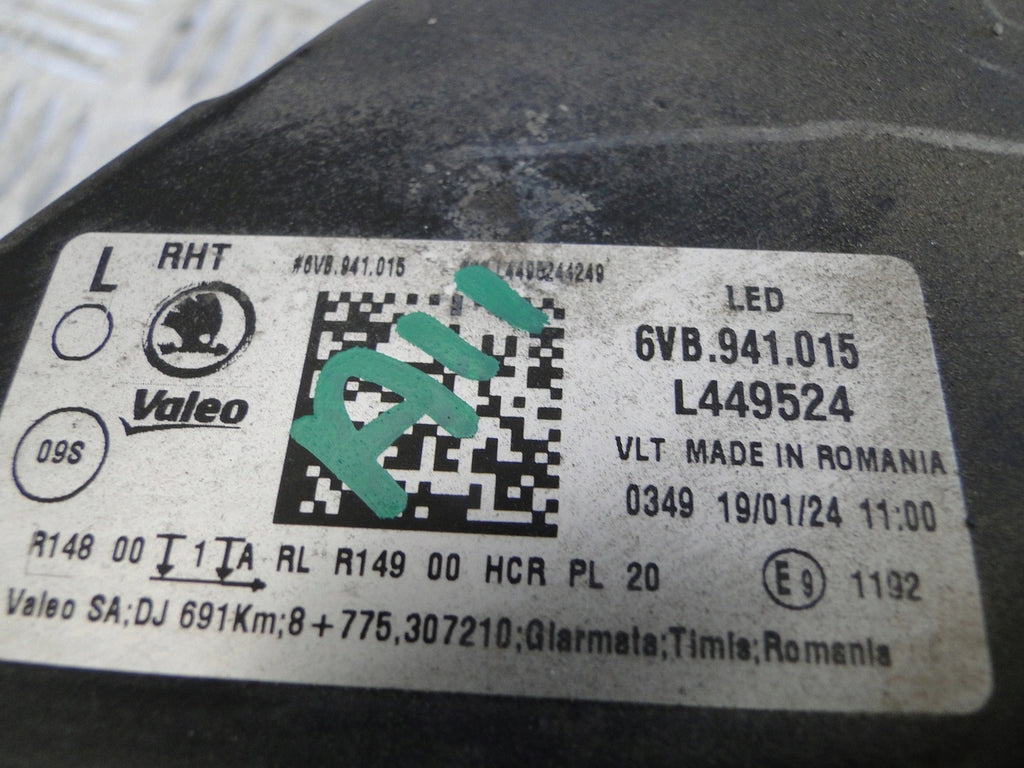 Frontscheinwerfer Skoda Fabia I 6VB941015 LED Ein Stück (Rechts oder Links)