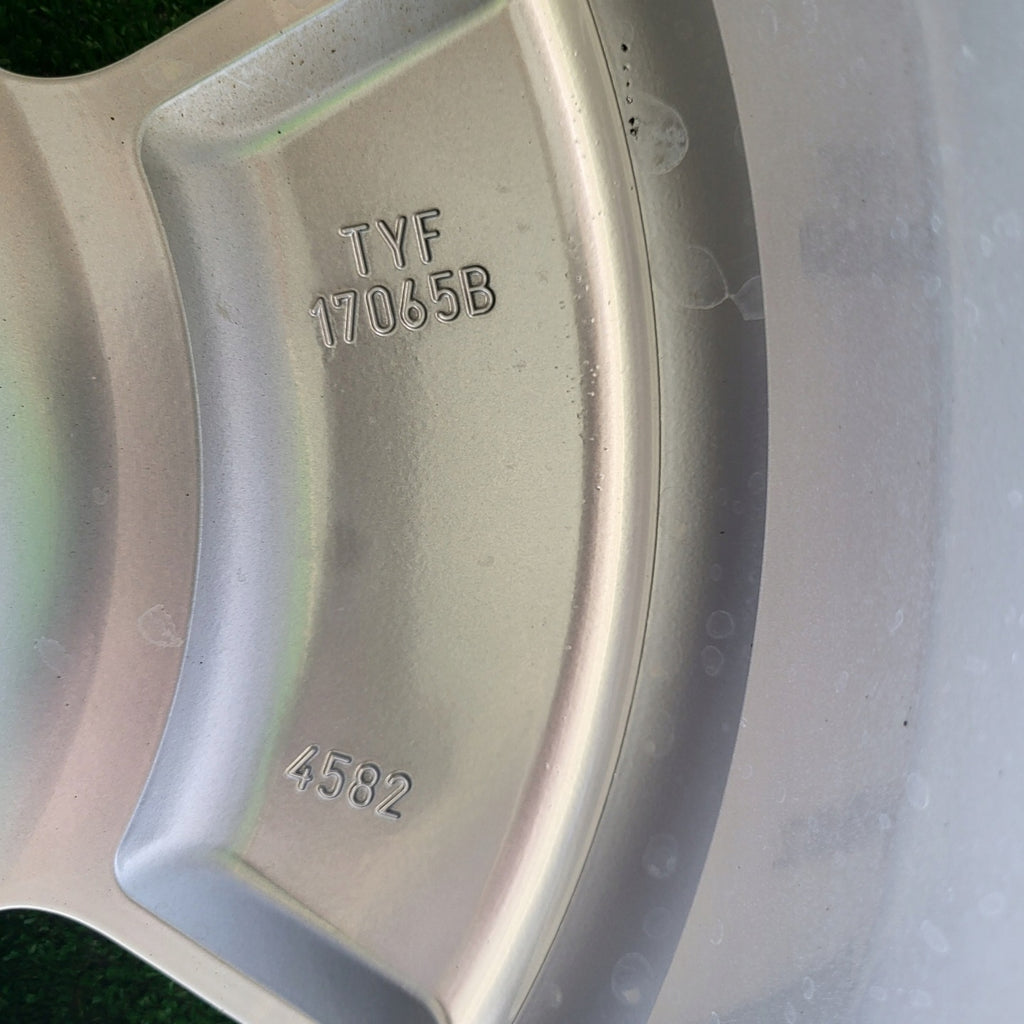 1x Alufelge 17 Zoll 6.5" 5x114.3 55ET 17065B Honda Rim Wheel