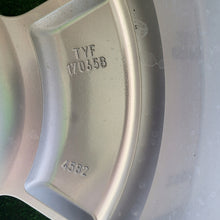 Laden Sie das Bild in den Galerie-Viewer, 1x Alufelge 17 Zoll 6.5&quot; 5x114.3 55ET 17065B Honda Rim Wheel