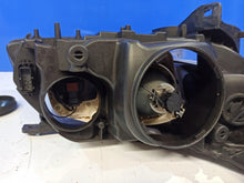 Laden Sie das Bild in den Galerie-Viewer, Frontscheinwerfer Saab 9-3 12770137 12842041 Links Scheinwerfer Headlight