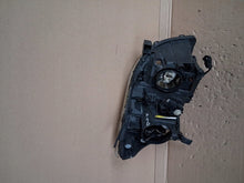 Laden Sie das Bild in den Galerie-Viewer, Frontscheinwerfer Toyota Avensis Links Scheinwerfer Headlight SCH3906527185pj