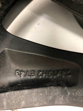 Load image into Gallery viewer, 1x Alufelge 19 Zoll 7.0" 5x112 43ET Glanz 565601025 Skoda Superb Kodiaq FEL3738558912dd