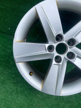 Laden Sie das Bild in den Galerie-Viewer, 1x Alufelge 16 Zoll 7.0" 5x100 46ET Glanz Grau 6V0601025 Mg Fabia Iii Rim Wheel FEL6285002936ae