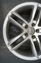 Laden Sie das Bild in den Galerie-Viewer, 1x Alufelge 18 Zoll 7.0" 5x112 43ET Glanz Silber 8U0601025F Audi Q3 Rim Wheel FEL5025146710qi