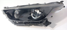 Load image into Gallery viewer, Frontscheinwerfer Toyota Yaris Links Scheinwerfer Headlight