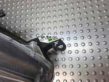 Laden Sie das Bild in den Galerie-Viewer, Frontscheinwerfer Toyota Yaris K0-6EU Rechts Scheinwerfer Headlight SCH4647084011zq