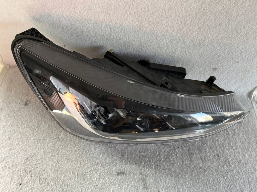 Frontscheinwerfer Ford Focus NX7B-13E014-CD Rechts Scheinwerfer Headlight