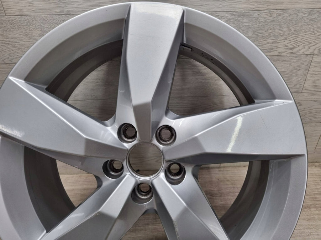 1x Alufelge 17 Zoll 6.5" 5x100 39ET Glanz Silber 2GM601025A VW T-Cross Rim Wheel FEL1770833189li