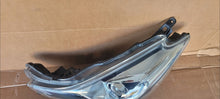 Laden Sie das Bild in den Galerie-Viewer, Frontscheinwerfer Toyota Prius Plus Full LED Links Scheinwerfer Headlight SCH9049856898ye