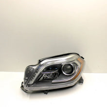 Laden Sie das Bild in den Galerie-Viewer, Frontscheinwerfer Mercedes-Benz X166 A1668203859 Links Scheinwerfer Headlight SCH1887068888uz