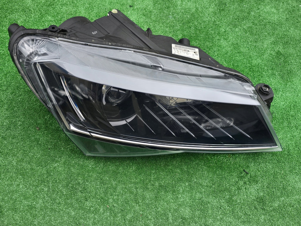 Frontscheinwerfer Skoda Superb III 3V1941016A Xenon Rechts Headlight SCH3754314748kx