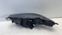 Laden Sie das Bild in den Galerie-Viewer, Frontscheinwerfer Toyota 4 Yaris Links Scheinwerfer Headlight SCH6113968767sj