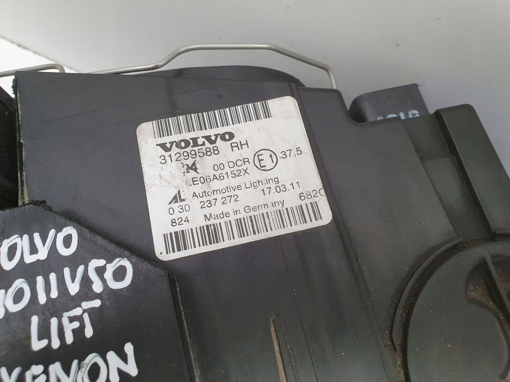 Frontscheinwerfer Volvo S40 II 31299588 0301237272 Xenon Rechts Headlight SCH5856535892sb