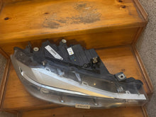 Load image into Gallery viewer, Frontscheinwerfer BMW 3 F30 F31 63117259526 Rechts Scheinwerfer Headlight SCH7828433511fr