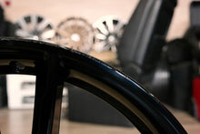 Laden Sie das Bild in den Galerie-Viewer, 1x Alufelge 18 Zoll 8.0&quot; 5x112 30ET 8093915 BMW G31 G30 Rim Wheel