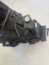 Laden Sie das Bild in den Galerie-Viewer, Frontscheinwerfer Ford Focus JX7B-13015-AE Links Scheinwerfer Headlight SCH4617207682sl